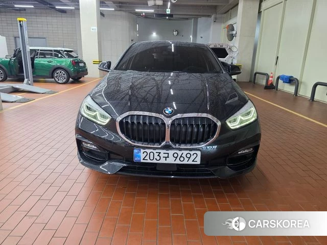 BMW 1 Series (F40) 2024 Черный из Кореи