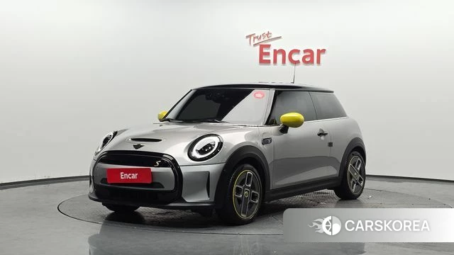 Mini Cooper Electric 2023 Серебряный из Кореи