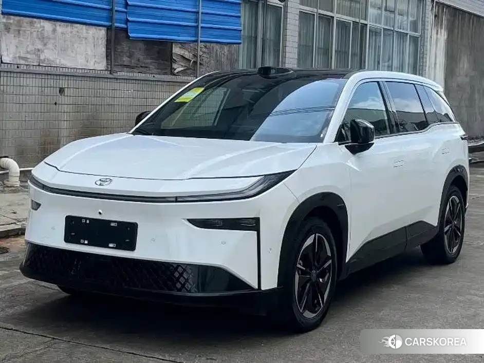 Toyota Platinum Wisdom 3X 2026 Белый из Китая
