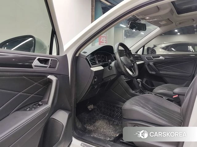 Volkswagen Tiguan L 2023 Белый из Китая