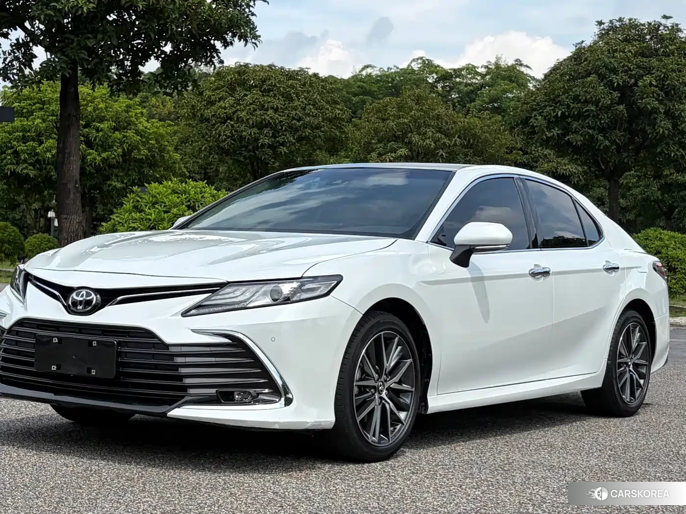 Toyota Camry 2022 Белый из Китая