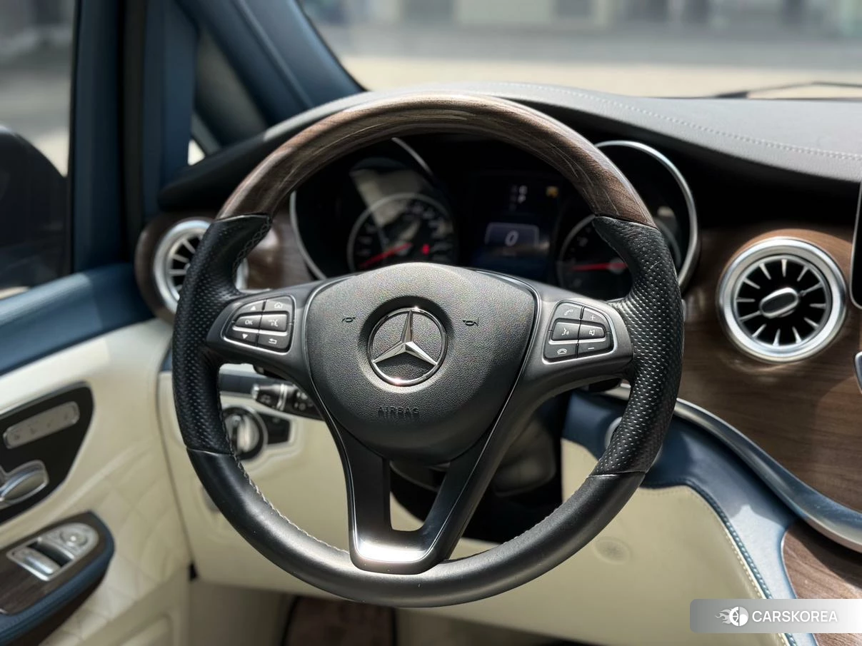 Mercedes-Benz V-class 2021 Черный из Китая