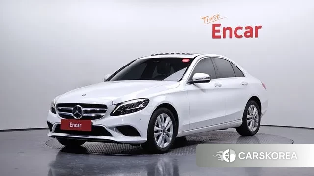 Mercedes-Benz C-Class W205 2019 Белый из Кореи