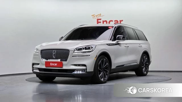 Lincoln Aviator 2nd generation 2023 Жемчужный цвет из Кореи