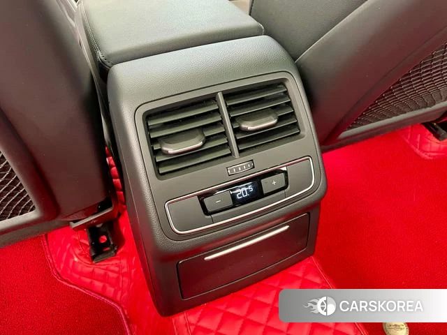 Audi A4L 2022 Белый из Китая