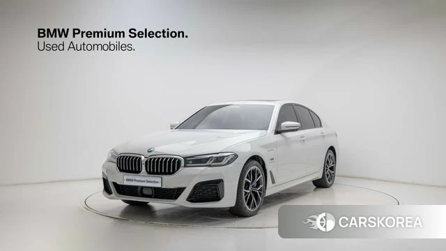 BMW 5 Series (G30) 2023 Белый из Кореи