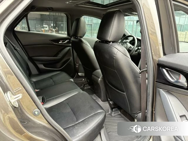 Mazda CX-4 2021 Коричневый из Китая