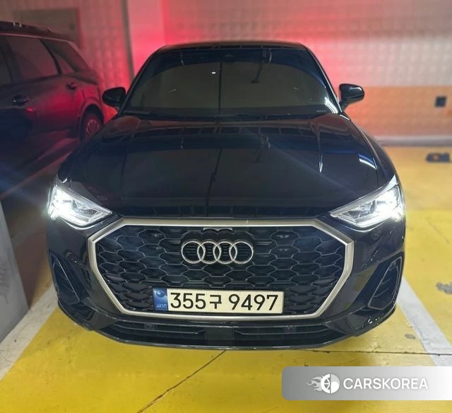 Audi Q3 (F3) 2023 Черный из Кореи