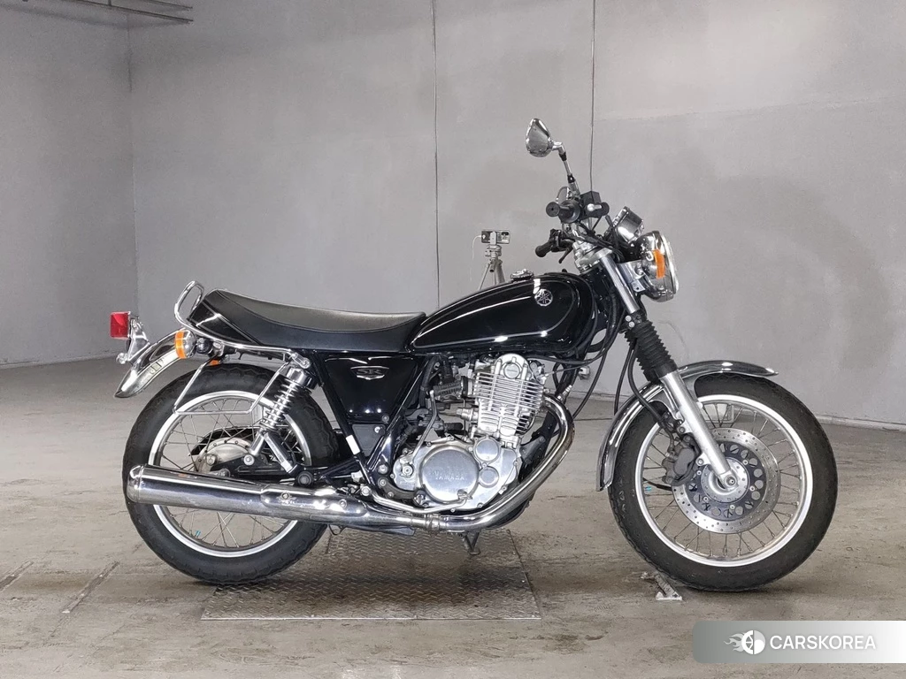 Проданный Yamaha SR 400 2014 из Японии