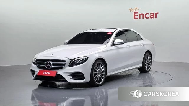 Mercedes-Benz E-Class W213 2018 Белый из Кореи