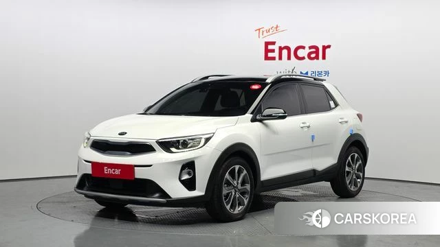 Kia Stonic 2018 Белый из Кореи