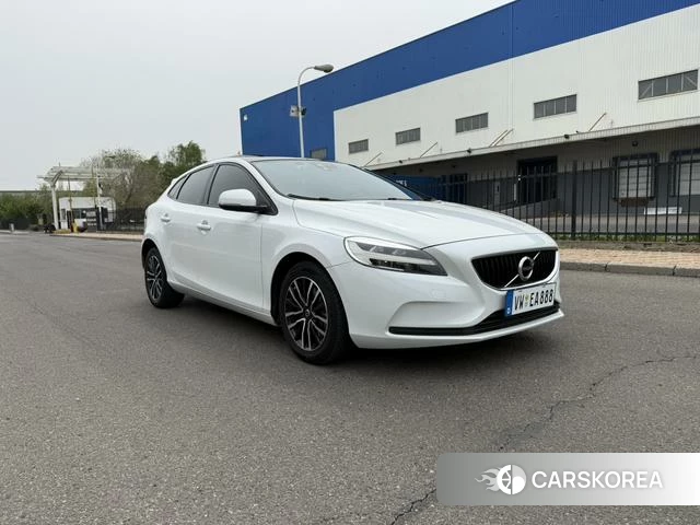 Volvo V40 2019 Белый из Китая