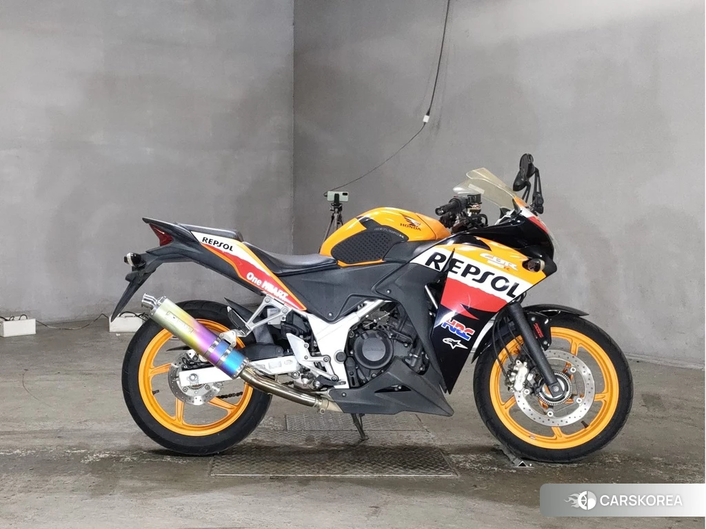 Проданный Honda CBR250R 2013 из Японии