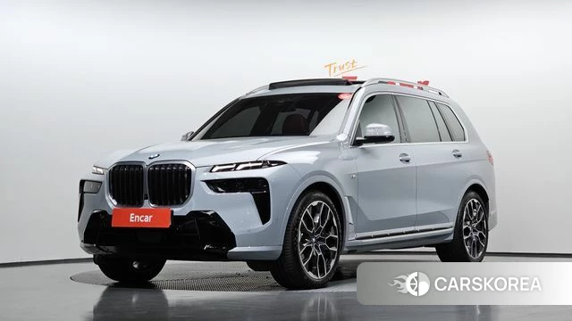 BMW X7 (G07) 2024 Серебристо-серый из Кореи