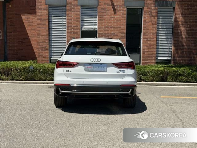 Audi Q3 2024 Белый из Китая