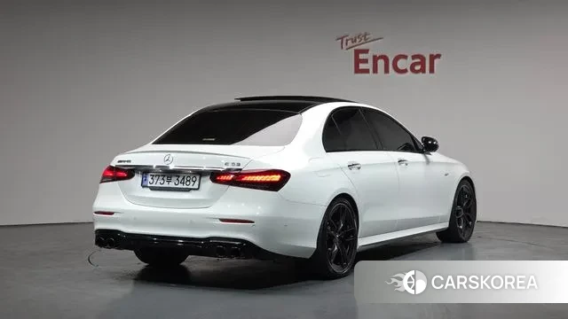 Mercedes-Benz E-Class W213 2023 Белый из Кореи