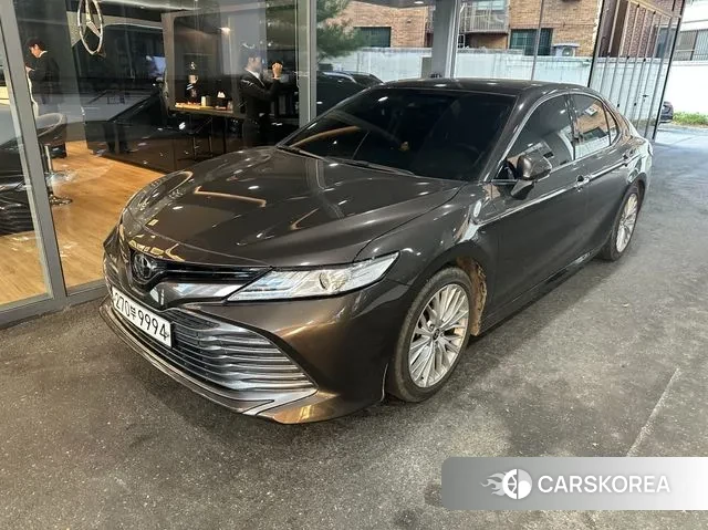 Toyota Camry (XV70) 2021 Серебристо-серый из Кореи