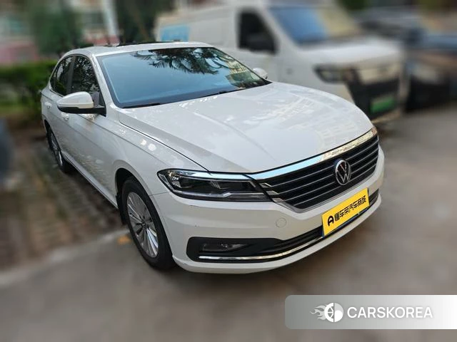 Volkswagen Lavida 2021 Белый из Китая