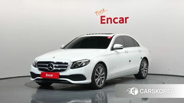 Mercedes-Benz E-Class W213 2019 Белый из Кореи