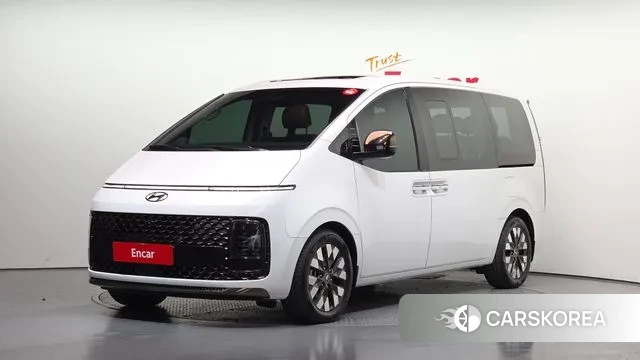 Hyundai Staria 2023 Белый из Кореи