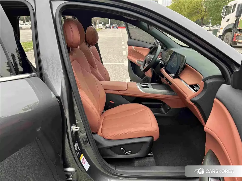 Chang'an Changan CS75PLUS 2025 Silver/gray из Китая