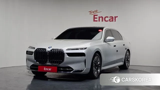 BMW 7 Series (G70) 2023 Белый из Кореи