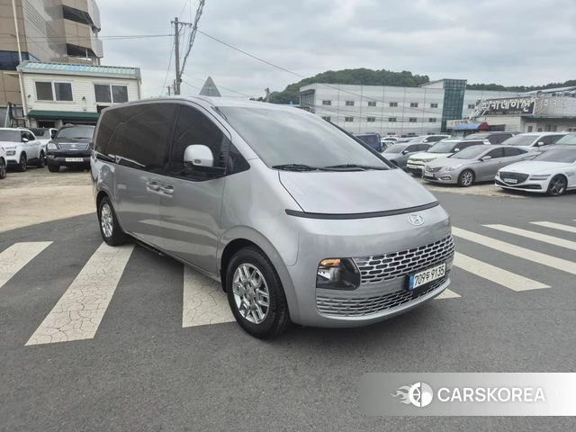 Hyundai Staria 2023 Серебряный из Кореи