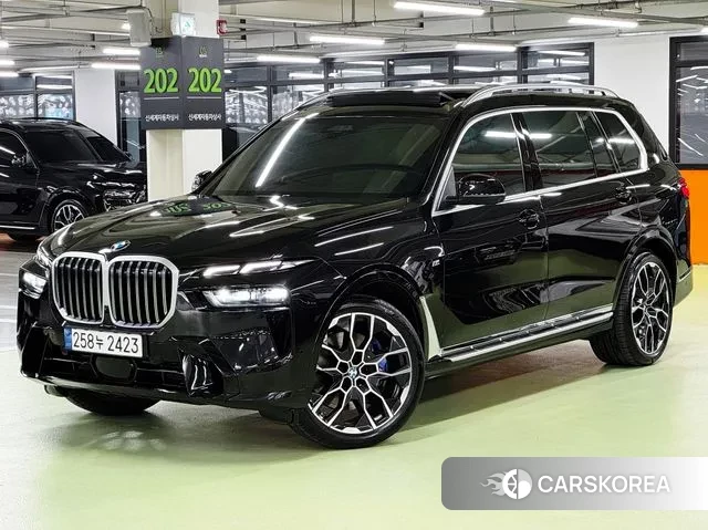 BMW X7 (G07) 2024 Черный из Кореи
