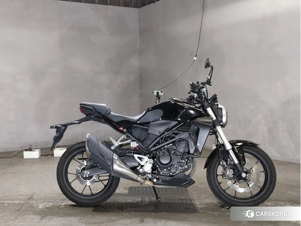 Проданный Honda CB250R 2018 из Японии, фото 2