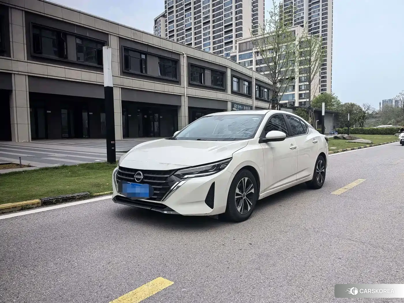 Nissan Sylphy 2024 Белый из Китая