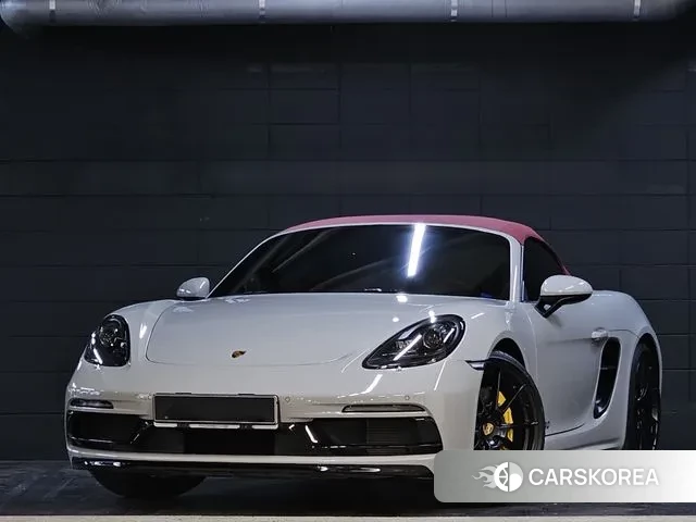Porsche 718 Boxster 2023 Серебристо-серый из Кореи