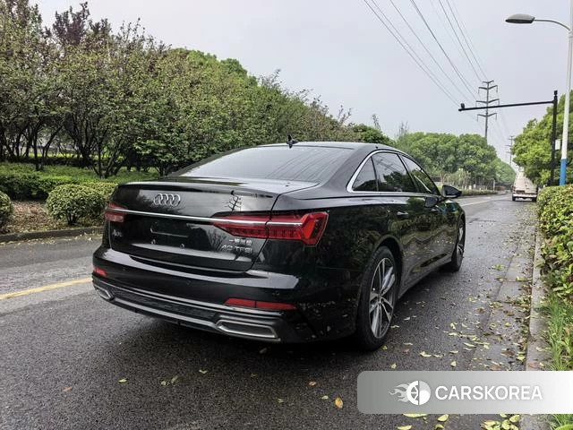 Audi A6L 2020 Черный из Китая