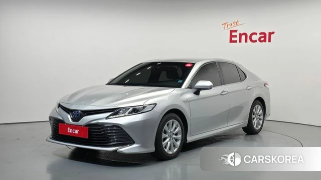 Toyota Camry (XV70) 2021 Серебряный из Кореи