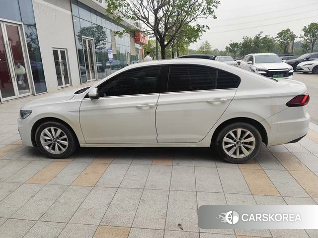 Volkswagen Bora 2022 Белый из Китая