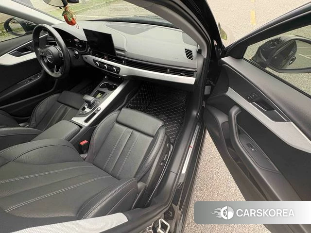 Audi A4L 2021 Черный из Китая