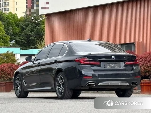 BMW 5 series 2022 Черный из Китая