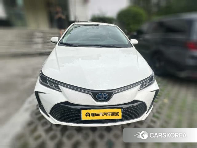 Toyota Corolla 2023 Белый из Китая