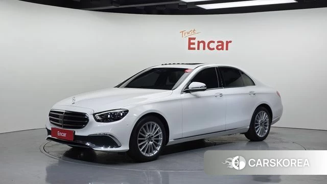 Mercedes-Benz E-Class W213 2021 Белый из Кореи