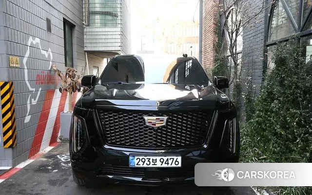 Cadillac Escalade 5th Generation 2025 Черный из Кореи