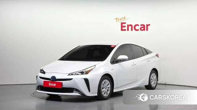 Toyota Prius 4th Generation 2022 Белый из Кореи