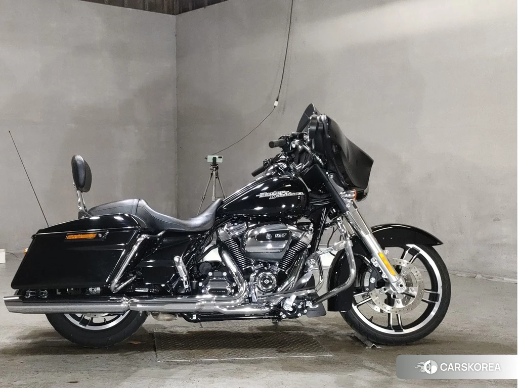 Проданный Harley-Davidson Street Glide FLHX1750 2018 из Японии