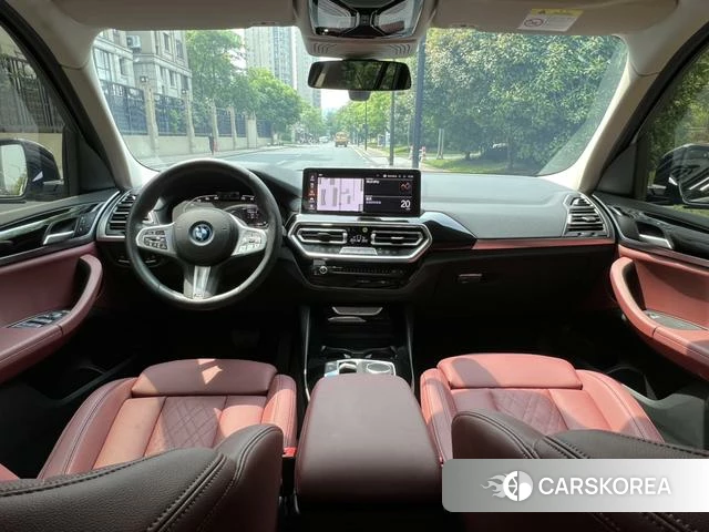 BMW iX3 2025 Черный из Китая