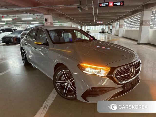 Mercedes-Benz E-Class W214 2026 Серебристо-серый из Кореи