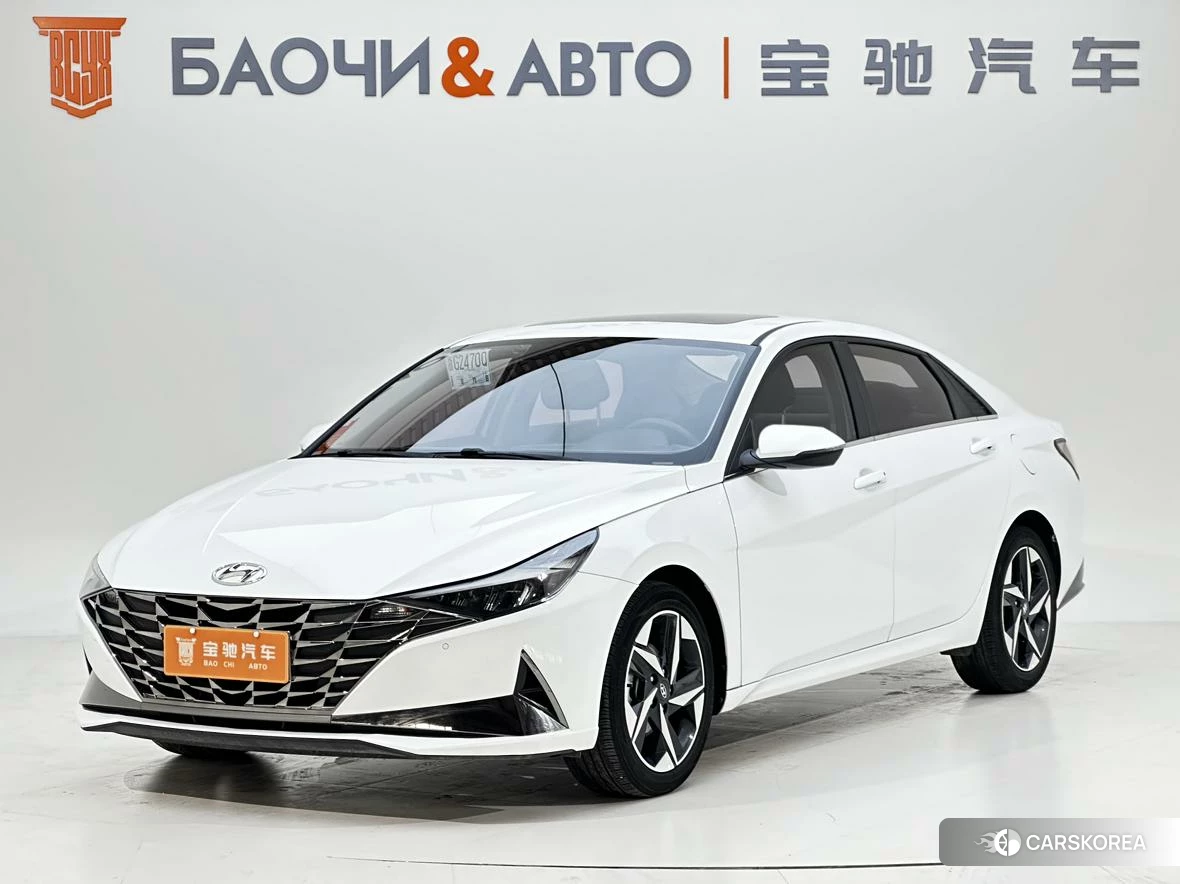 Hyundai Elantra 2022 Белый из Китая