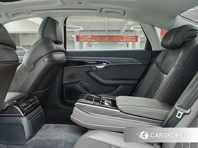 Audi A8 2021 Черный из Китая