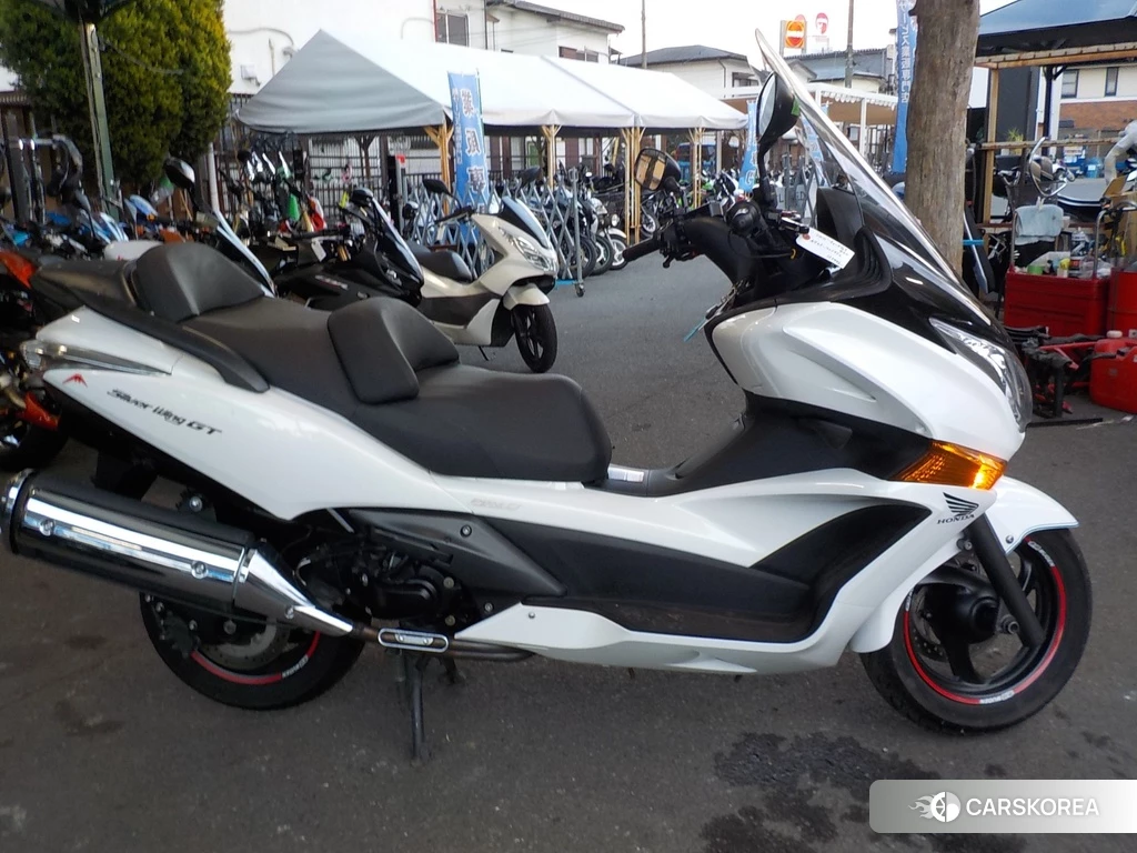 Проданный Honda SILVER WING 400 GT 2013 из Японии, фото 2