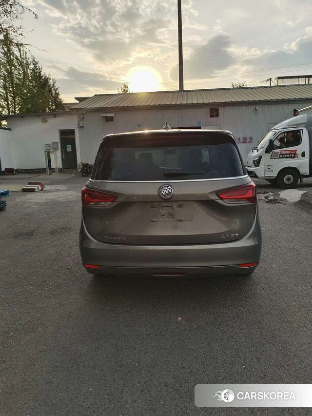 Buick GL6 2019 Шампань из Китая