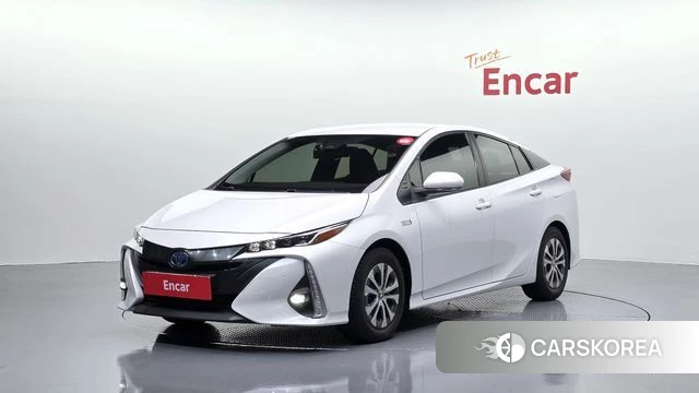 Toyota Prius Prime 2022 Белый из Кореи