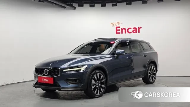 Volvo V60 Cross-Country 2nd Generation 2023 Синий из Кореи