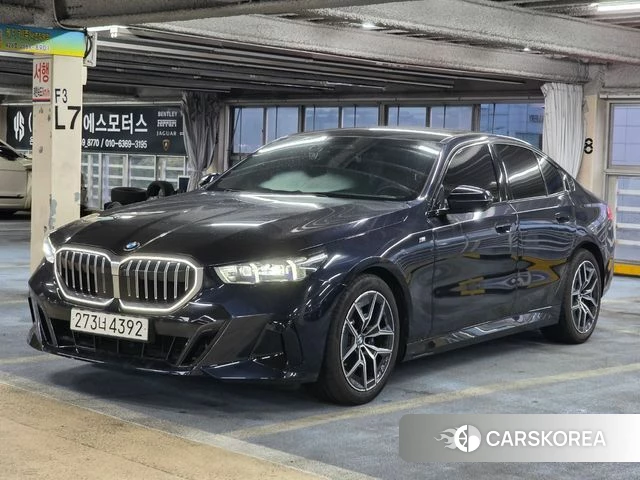 BMW 5 Series (G60) 2024 Черный из Кореи